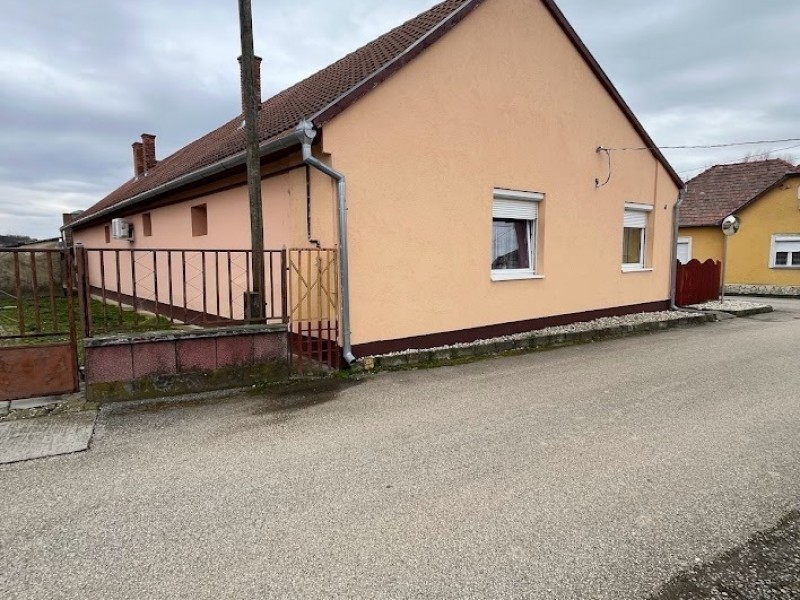 Csikóstőttős Eladó Ház