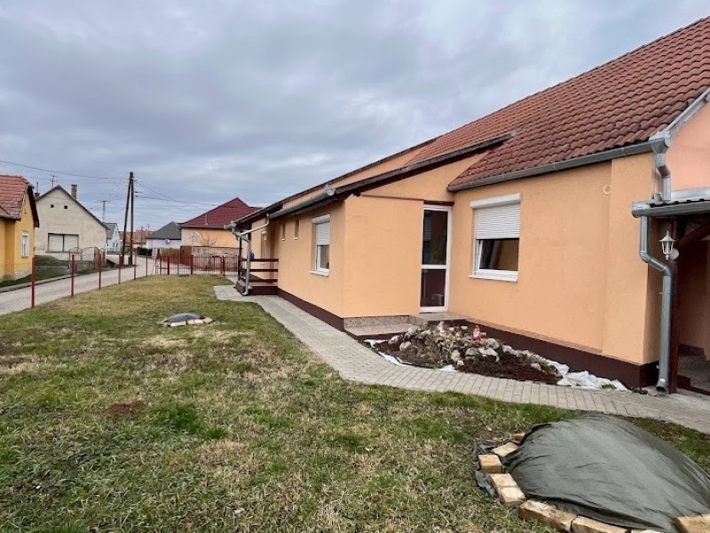 Csikóstőttős Eladó Ház