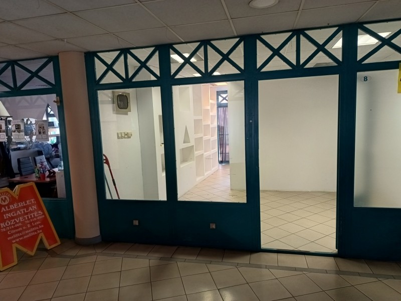 Pécs Eladó Üzlethelyiség Citrom utca