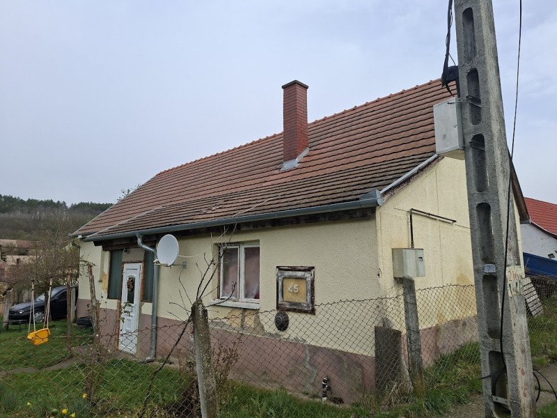 Liget Eladó Ház Akácfa