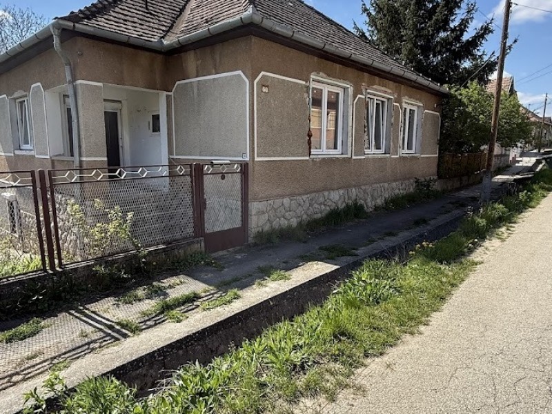 Csikóstőttős Eladó Ház