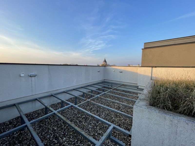 Szeged Eladó Üzlethelyiség