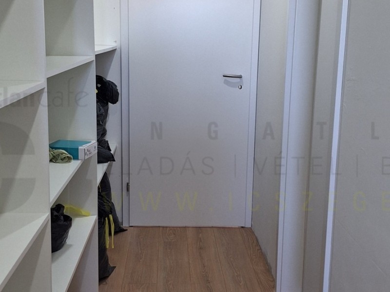 Üllés Eladó Ház