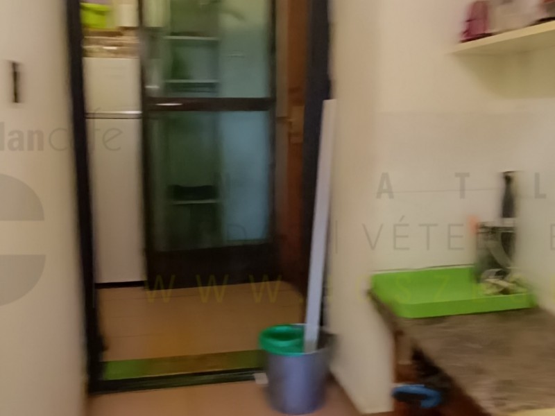 Szeged Kiadó Üzlethelyiség Szent István tér