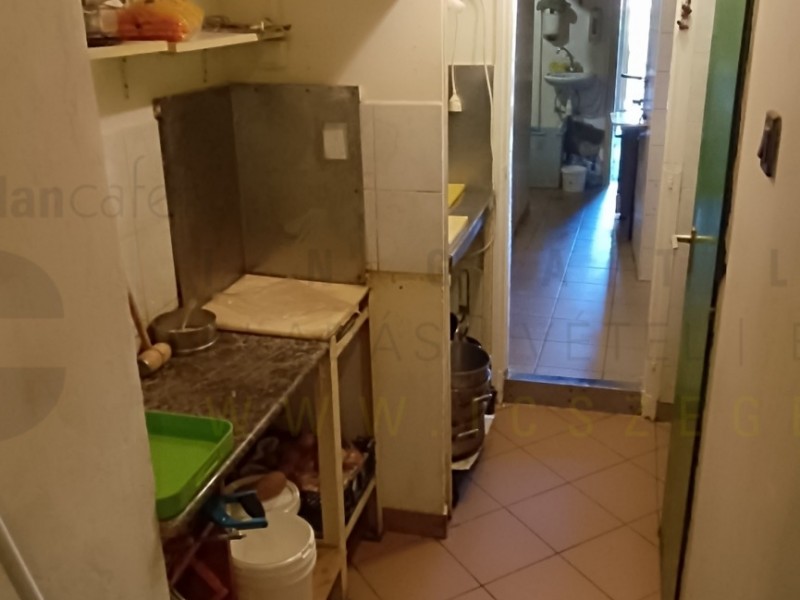Szeged Kiadó Üzlethelyiség Szent István tér