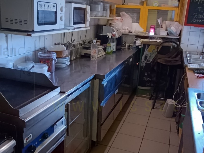 Szeged Kiadó Üzlethelyiség Szent István tér