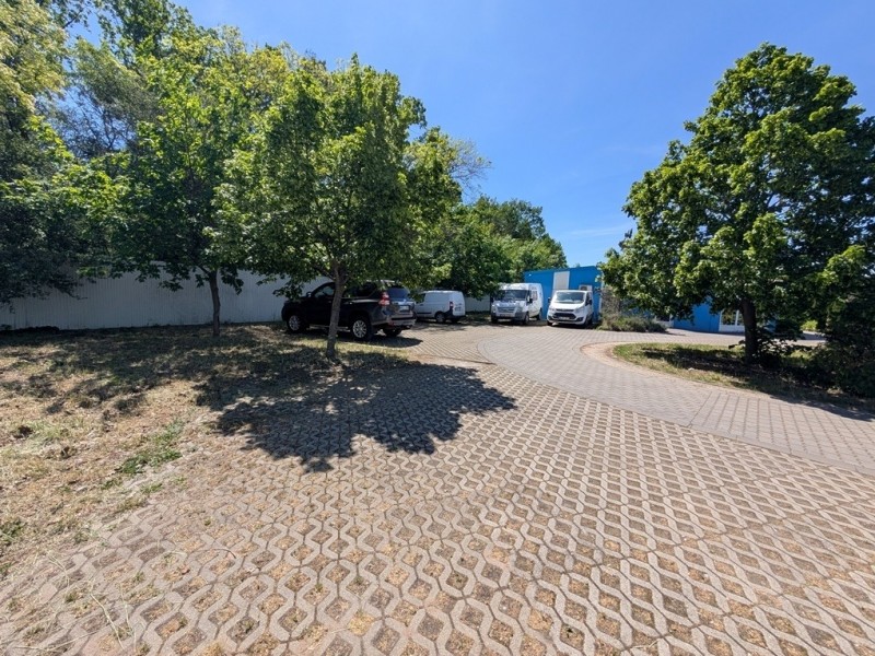 Szeged Eladó Ipari Kereskedő köz