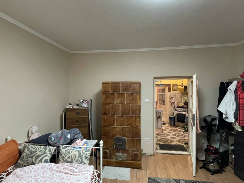 Mikepércs Eladó Ház Hold