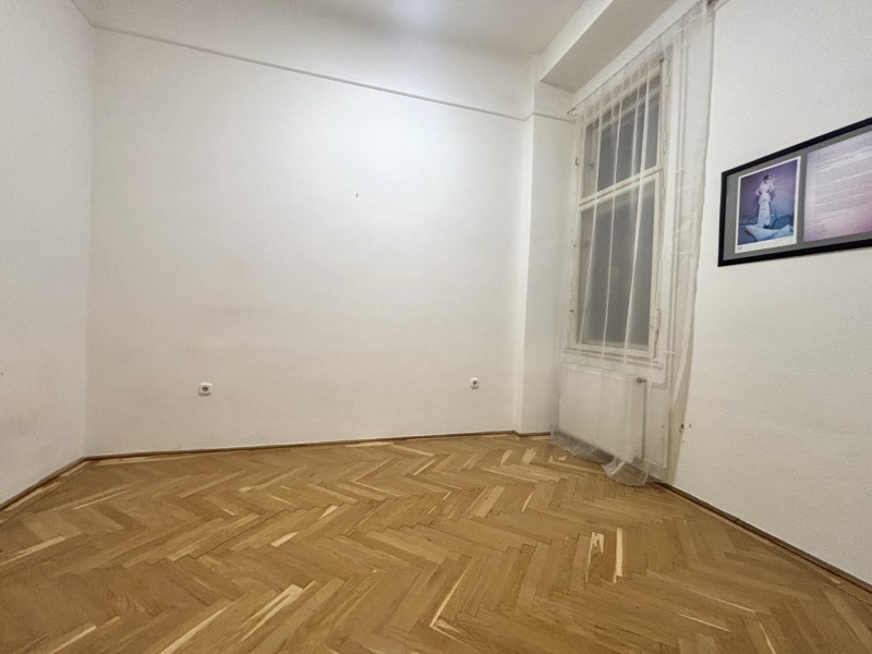 Budapest V. kerület Eladó Lakás Október 6. utca